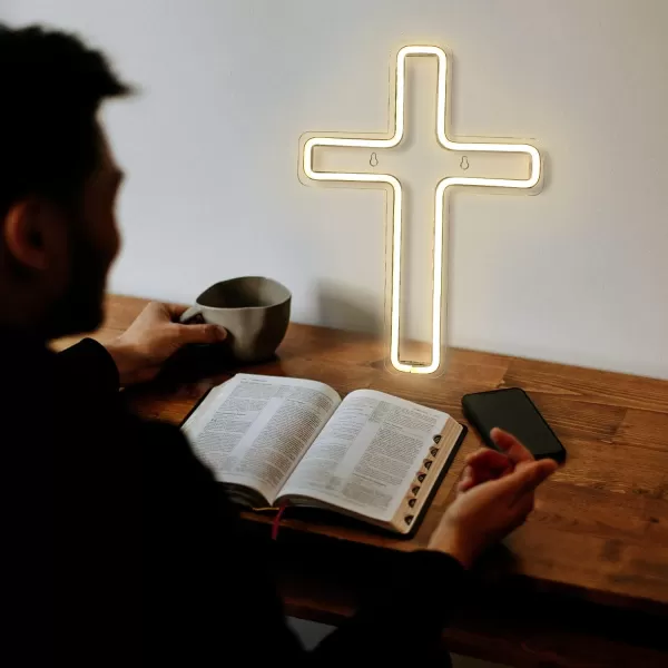 LED Neon Sign for Wall Decor USB Powered LED Neon Light Signs Light up Sign for Bedroom Neon Wall Signs for Kids Birthday PartyCross