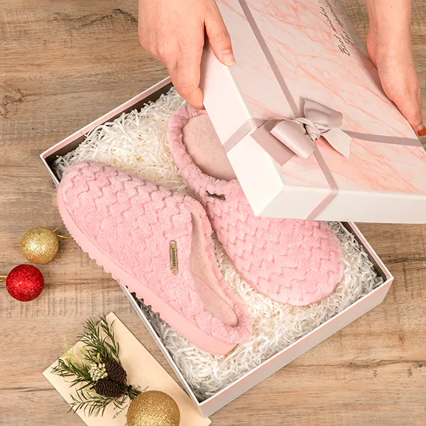 GIFTS GUIDE1