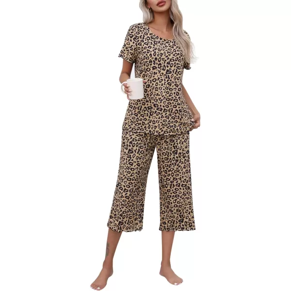 Ekouaer Womens Pajamas Set Short Sleeve Top With Capri Pants Pjs Lounge  Sleepwear Set SXXLLeopard