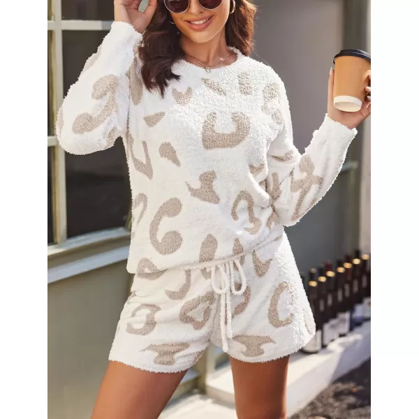 Ekouaer Fuzzy Fleece Pajamas 2 Piece Warm Soft Lounge Set Long Sleeve Sweater Top and Shorts Loungewear Outfits SweatsuitsBeige Leopard