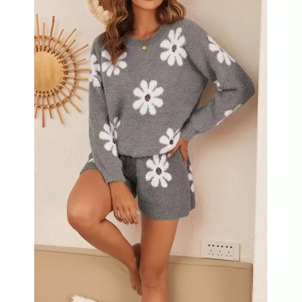 Ekouaer Fuzzy Fleece Pajamas 2 Piece Warm Soft Lounge Set Long Sleeve Sweater Top and Shorts Loungewear Outfits SweatsuitsGrey Flowers