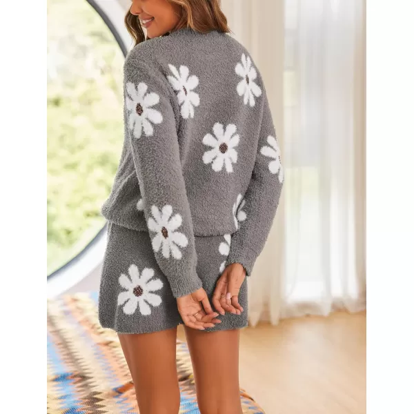 Ekouaer Fuzzy Fleece Pajamas 2 Piece Warm Soft Lounge Set Long Sleeve Sweater Top and Shorts Loungewear Outfits SweatsuitsGrey Flowers
