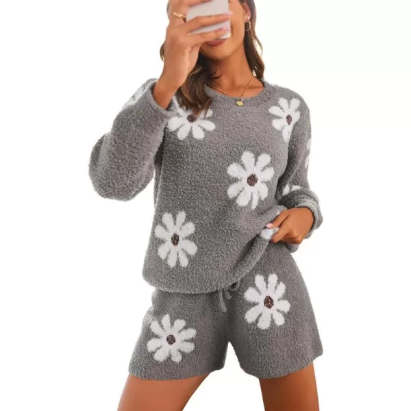 Ekouaer Fuzzy Fleece Pajamas 2 Piece Warm Soft Lounge Set Long Sleeve Sweater Top and Shorts Loungewear Outfits SweatsuitsGrey Flowers