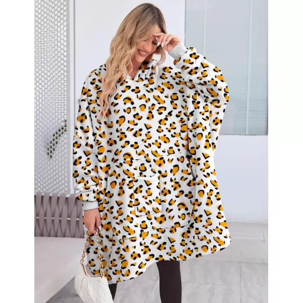 Ekouaer Womens Oversized Hooded Bathrobe Plush Soft Warm Robe Sherpa Wearable Blanket with Giant Pockets One Size Fits AllLeopard Print