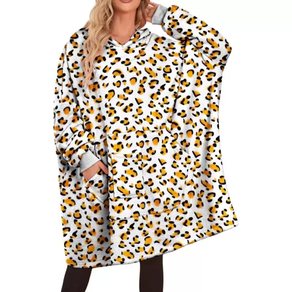 Ekouaer Womens Oversized Hooded Bathrobe Plush Soft Warm Robe Sherpa Wearable Blanket with Giant Pockets One Size Fits AllLeopard Print