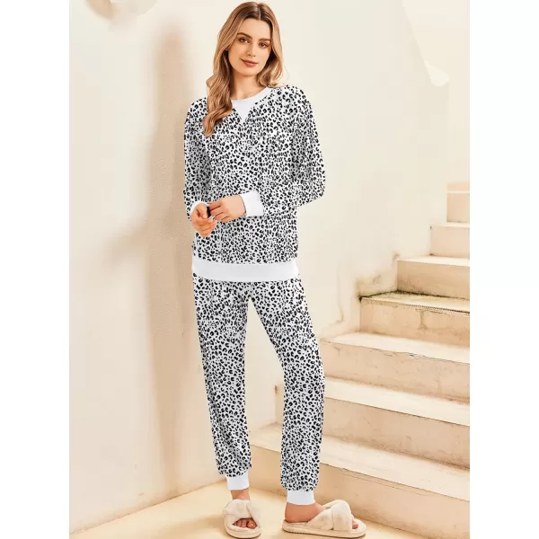 Ekouaer Pajamas Set Long Sleeve Pj Sets 2 Piece Jogger Pajama Sets Soft Sleepwear Loungewear for WomenWhite Leopard