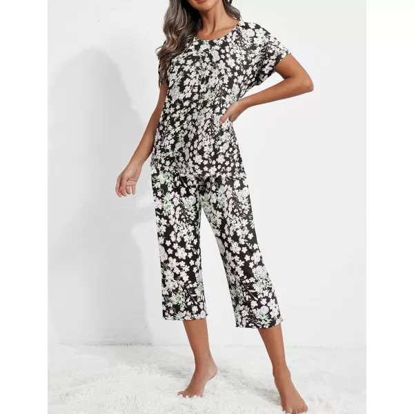 Ekouaer Womens Capri Pajama Sets Floral Print Short Sleeve Sleepwear Top and Capri Pants 2 Piece Loungewear with PocketsBlack Flowers