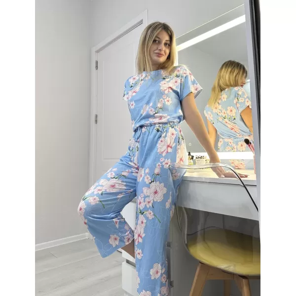 Ekouaer Womens Capri Pajama Sets Floral Print Short Sleeve Sleepwear Top and Capri Pants 2 Piece Loungewear with PocketsBlue Pink Flowers