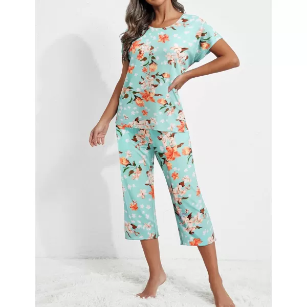 Ekouaer Womens Capri Pajama Sets Floral Print Short Sleeve Sleepwear Top and Capri Pants 2 Piece Loungewear with PocketsGreen Flowers