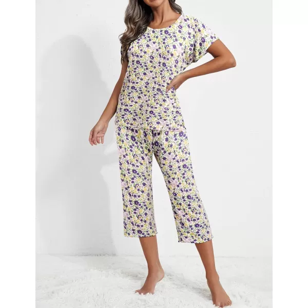 Ekouaer Womens Capri Pajama Sets Floral Print Short Sleeve Sleepwear Top and Capri Pants 2 Piece Loungewear with PocketsPurple Flowers