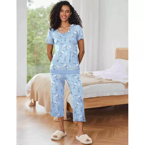 Ekouaer Womens Pajama Set Short Sleeve Shirt and Capri Pants Sleepwear Pjs Sets Soft SleepwearBlue Floral