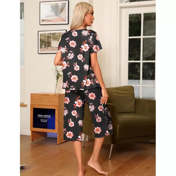 Ekouaer Womens Pajama Sets Short Sleeve Sleepwear Top and Capri Pants Soft Pjs 2 Piece Loungewear with PocketsBlack Flowers