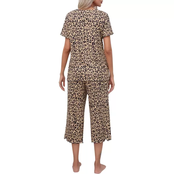 Ekouaer Womens Pajamas Set Short Sleeve Sleepwear Top Capri Pants Pjs Sets Soft Loungewear SXXLLeopard