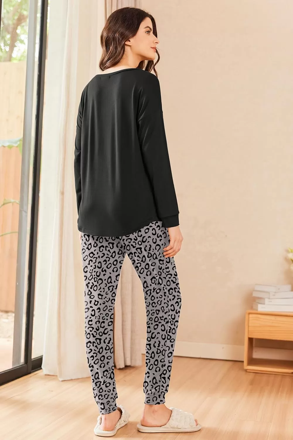 imageEkouaer Womens Pajamas Set Long Sleeve Christmas PJ Sets Soft Lounge Set for Women Sleepwear Joggers with PocketsLeopard