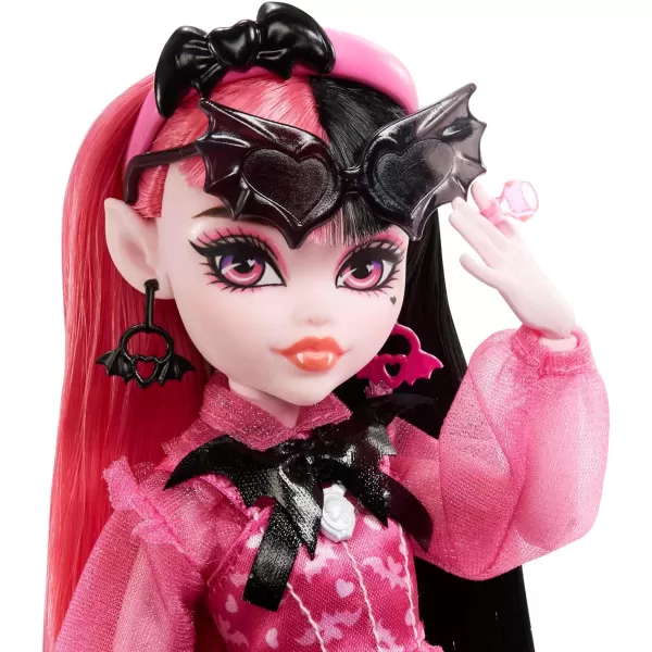 Monster High Doll Draculaura with Pink ampamp Black Hair in Signature Look with Fashion Accessories ampamp Pet Bat Count FabulousOriginal Look