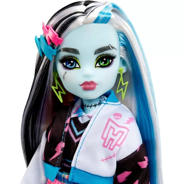 Monster High Frankie Stein Fashion Doll with Blue amp Black Streaked Hair Signature Look Accessories amp PetMonster High Frankie Stein Fashion Doll with Blue amp Black Streaked Hair Signature Look Accessories amp Pet