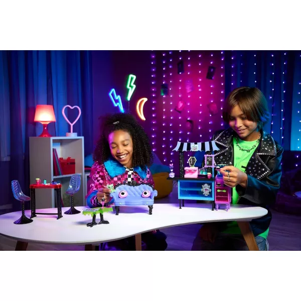 Monster High The Coffin Bean Playset Caf with Two Pets Spooky Furniture Pastry Treats and Drinks Barista Counter Kids Toys Gift SetMonster High The Coffin Bean Playset Caf with Two Pets Spooky Furniture Pastry Treats and Drinks Barista Counter Kids Toys Gift Set