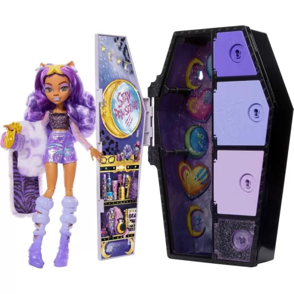 Monster High Skulltimate Secrets Fearidescent Series Doll ampamp Accessories Draculaura DressUp Locker ampamp 19 SurprisesClawdeen