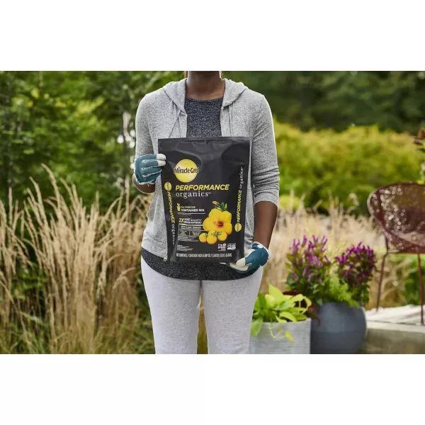 Miracle-Gro Performance Organics All Purpose Container Mix, 6 qt. - Organic, All Natural Plant Soil - Feed for up to 3 Months - All-Purpose Formula for Vegetables, Flowers and Herbs)