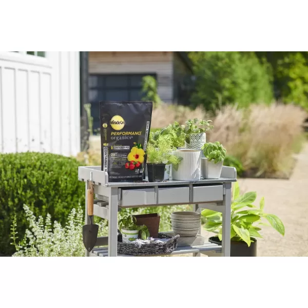 Miracle-Gro Performance Organics All Purpose Container Mix, 6 qt. - Organic, All Natural Plant Soil - Feed for up to 3 Months - All-Purpose Formula for Vegetables, Flowers and Herbs)
