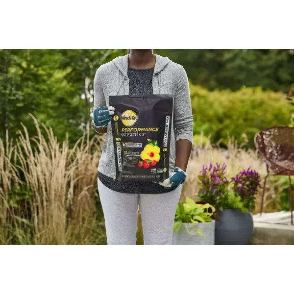 Miracle-Gro Performance Organics All Purpose Container Mix, 6 qt. - Organic, All Natural Plant Soil - Feed for up to 3 Months - All-Purpose Formula for Vegetables, Flowers and Herbs)