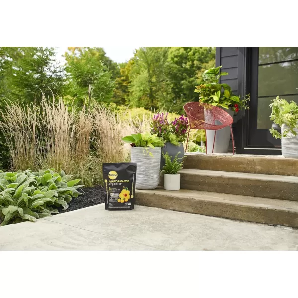 Miracle-Gro Performance Organics All Purpose Container Mix, 6 qt. - Organic, All Natural Plant Soil - Feed for up to 3 Months - All-Purpose Formula for Vegetables, Flowers and Herbs)