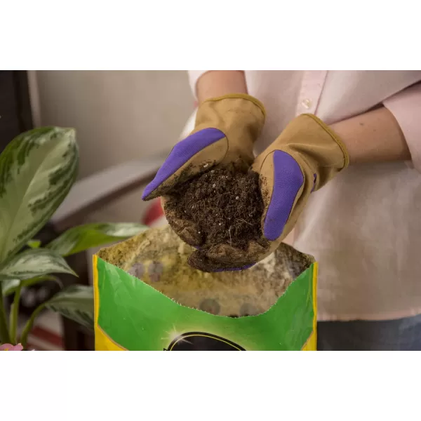 Miracle-Gro Potting Mix, 8 qt. )