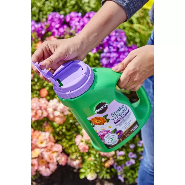 Miracle-Gro Shake 'N Feed Rose &amp; Bloom Plant Food, Plant Fertilizer, 4.5 lbs. 