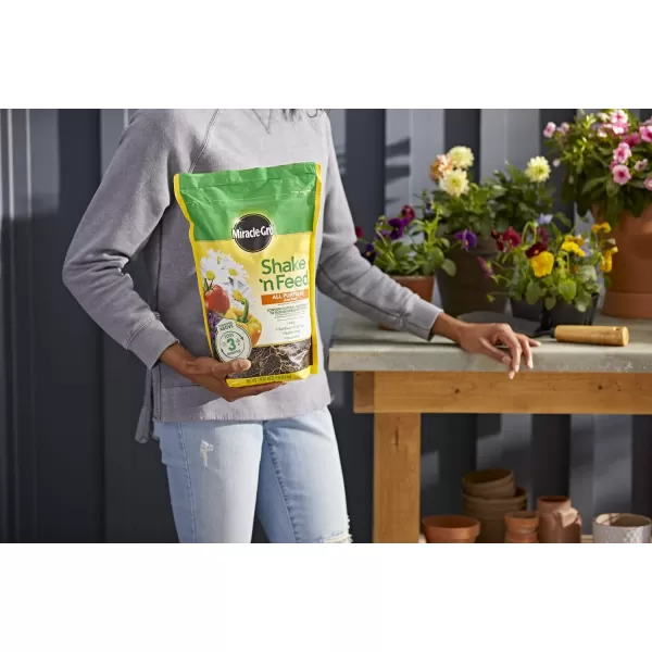 Miracle-Gro Shake 'n Feed Extended Boost, Fertilizer for Plants, Feeds Up to 6 Months, 3 lbs.
