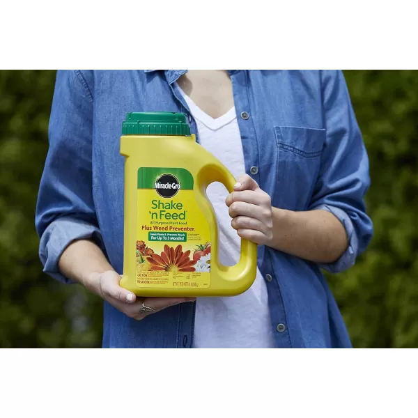 Miracle-Gro Shake 'n Feed Extended Boost, Fertilizer for Plants, Feeds Up to 6 Months, 3 lbs.