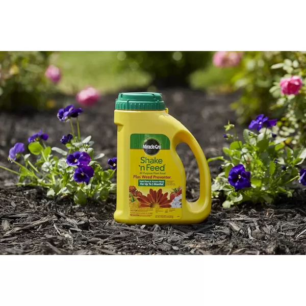 Miracle-Gro Shake 'n Feed Extended Boost, Fertilizer for Plants, Feeds Up to 6 Months, 3 lbs.