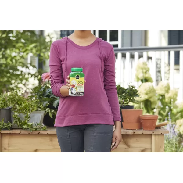 Miracle-Gro Shake 'n Feed Extended Boost, Fertilizer for Plants, Feeds Up to 6 Months, 3 lbs.