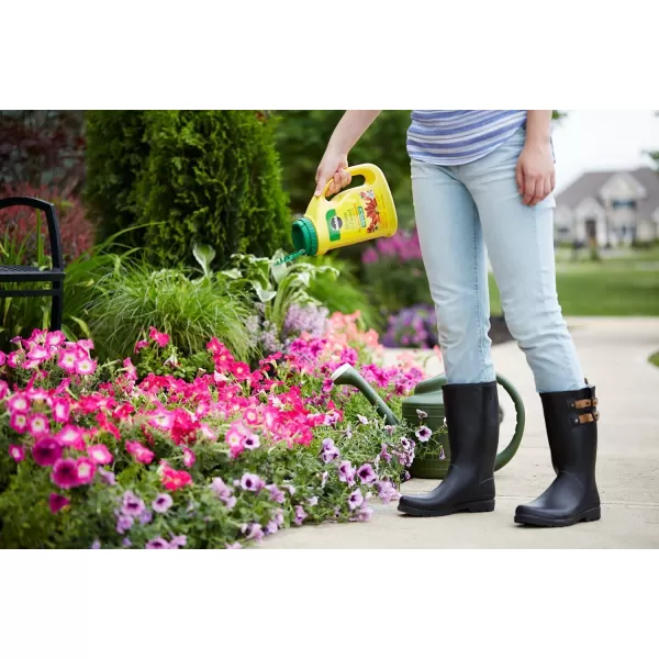 Miracle-Gro Shake 'n Feed Extended Boost, Fertilizer for Plants, Feeds Up to 6 Months, 3 lbs.