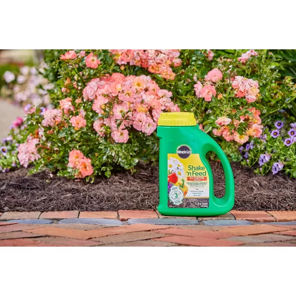 Miracle-Gro Shake 'n Feed Extended Boost, Fertilizer for Plants, Feeds Up to 6 Months, 3 lbs.