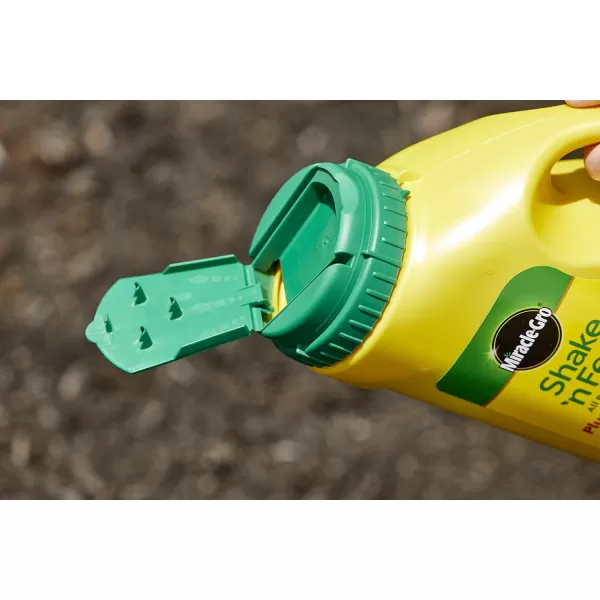 Miracle-Gro Shake 'n Feed Extended Boost, Fertilizer for Plants, Feeds Up to 6 Months, 3 lbs.