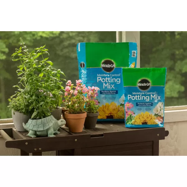 Miracle-Gro VB300519 Potting Mix, 8 qt. )