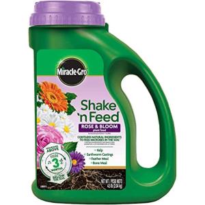 imageMiracleGro Shake N Feed Rose ampamp Bloom Plant Food45 lb