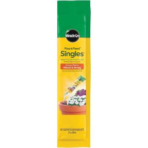 imageMiracleGro Pour ampamp Feed Plant Food Fertilizer Instantly Feeds Live Plants For Outdoor ampamp Indoor Plants in Containers 32 oz2 OZ Singles