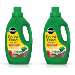 imageMiracleGro Pour ampamp Feed Plant Food Fertilizer Instantly Feeds Live Plants For Outdoor ampamp Indoor Plants in Containers 32 oz32 oz Pack of 2
